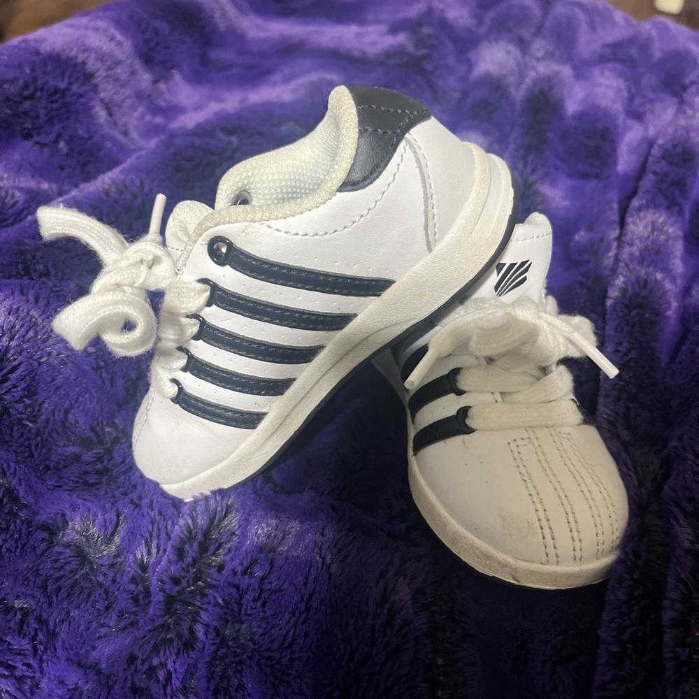 K-Swiss classic black and white shoes